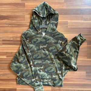 AE Slouchy Batwing Velour Hoodie in Camo